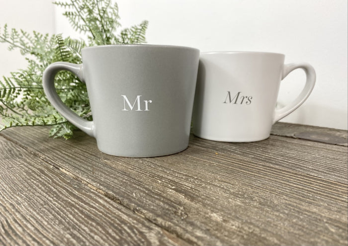 "Mr and Mrs" Set of 2 Mugs